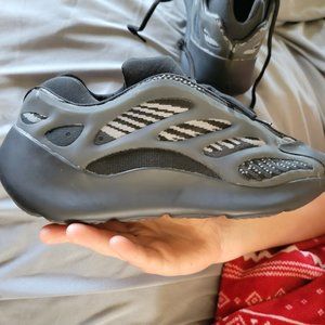 Adidas Yeezy Glow in the Dark 9.5